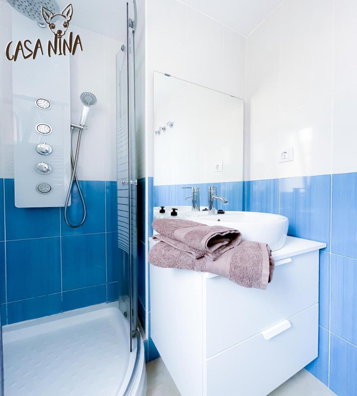 B-Rent Los Delfines Casa Nina Коралео Стая снимка